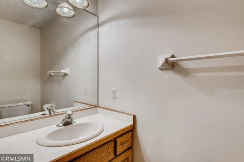 5479 Jenni Ln, Saint Paul MN 55110-5776 exterior