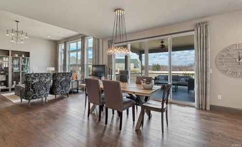 1305 Fawnvalley Dr, Saint Louis MO 63131-4221 exterior