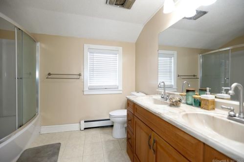 248 Carriage Way, Windsor CT 06095-2009 exterior