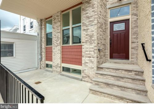 174 Levering St, Philadelphia, PA 19127-1435