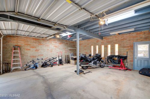 8901 Bears Path Rd, Tucson AZ  85749-8139 exterior