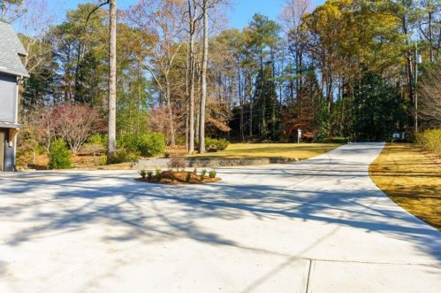 5666 Long Island Dr, Atlanta GA  30327-4842 exterior