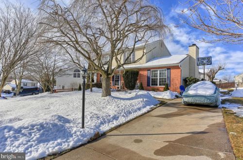 141 Pheasant Run Ln, Hanover, PA 17331-9182