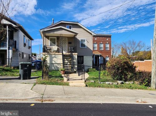 624 50th St, Washington, DC 20019-5449