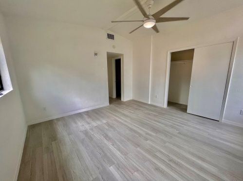 527 Broxburn Ave, Tampa FL  33617-7823 exterior