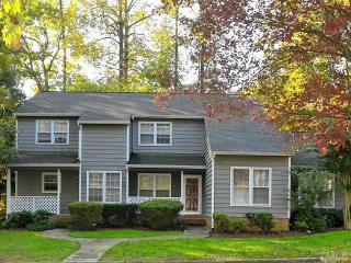 118 Lake Hollow Cir, Cary, NC 27513-4929