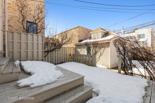 3822 Seeley Ave, Chicago IL 60645-5511 exterior