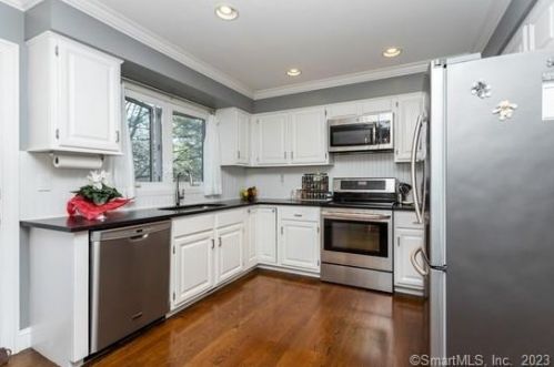 81 Wolfpit Ave, Norwalk CT 06851-4200 exterior