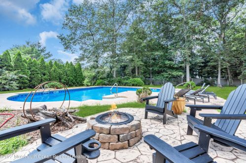 38 Bridgewater Ct, Jackson Twp NJ 08527-4030 exterior