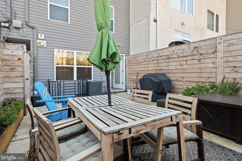 938 Marshall St, Philadelphia PA 19123-1307 exterior