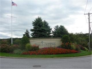 999 Madeira Blvd, Huntington Station NY  11747-5286 exterior