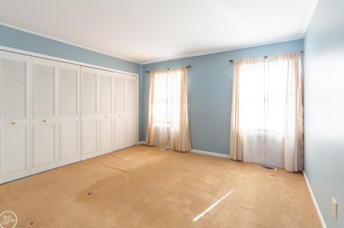 1236 Marseille Ct, Rochester MI 48307-3035 exterior