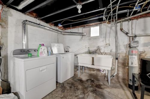 2689 Milwaukee St, Madison WI  53704-5153 exterior