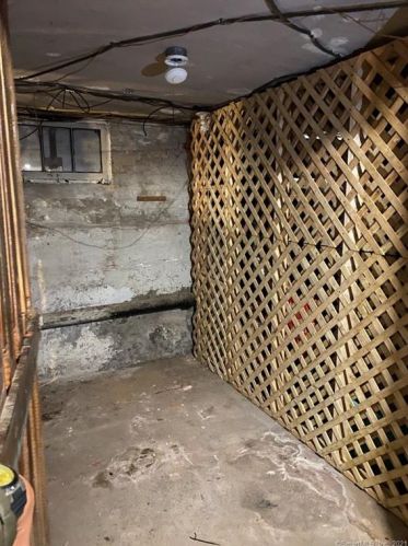 44 Wilcox St, New Britain CT 06051-1209 exterior