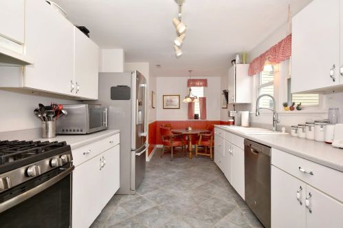 250 3 St, Elmhurst IL 60126-2460 exterior