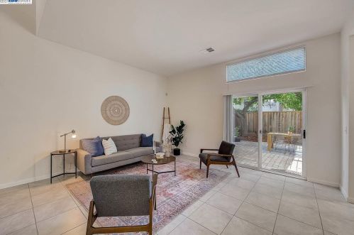 1036 Pinehurst Ct, Concord CA 94521-4532 exterior