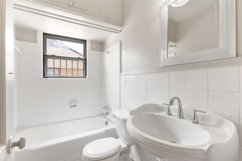 2134 Amherst Ave, Dallas TX 75235-3107 exterior