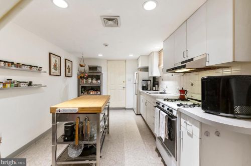 413 10th St, Philadelphia PA 19148-5006 exterior