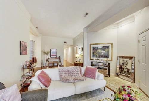 1112 Damen Ave, Chicago IL 60622 exterior