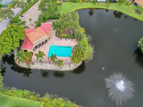 762 Reef Pt Cir, Naples FL 34108-8776 exterior
