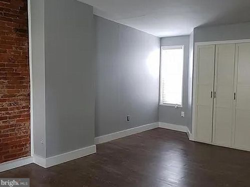 324 18 St, Philadelphia PA 19140-1014 exterior