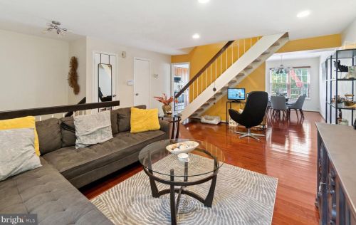 10302 Castlehedge Ter, Silver Spring MD  20902-5807 exterior