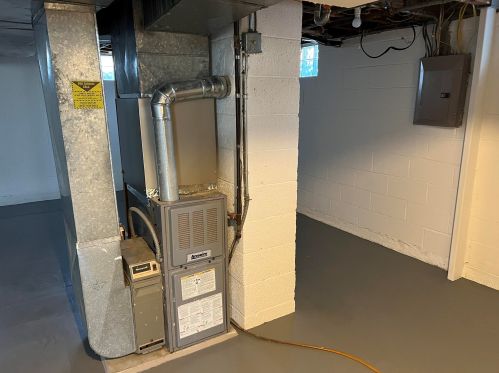 8750 Bender Ave, Milwaukee WI 53218-1018 exterior