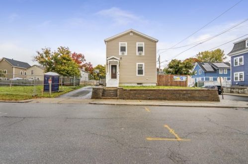71 Colfax St, Providence, RI 02905-3015