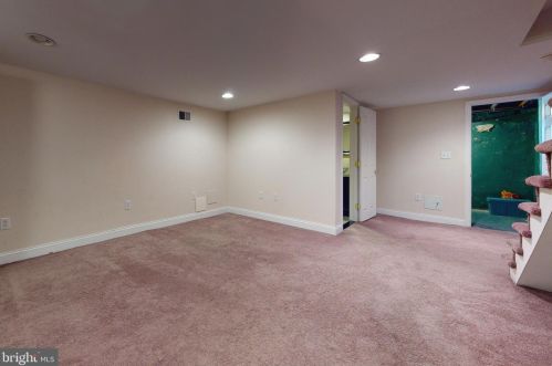 2720 10th St, Philadelphia PA 19133-1511 exterior