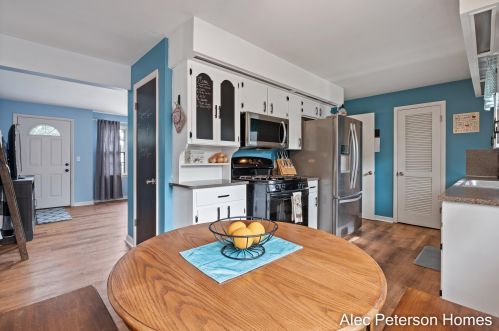 4041 Lester Dr, Grand Rapids MI 49525-1455 exterior