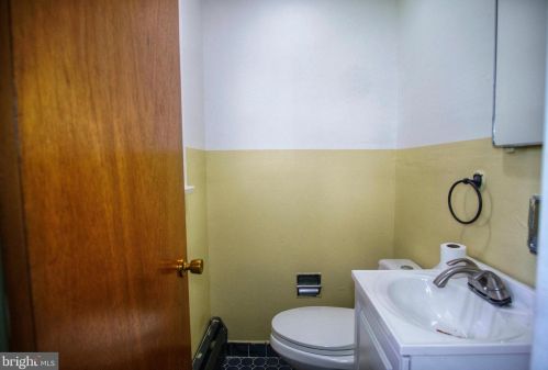 120 Gropp Ave, Trenton NJ 08610-2421 exterior