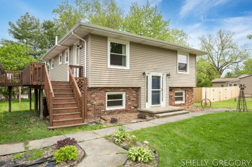 320 Grape St, Portland, MI 48875-1135
