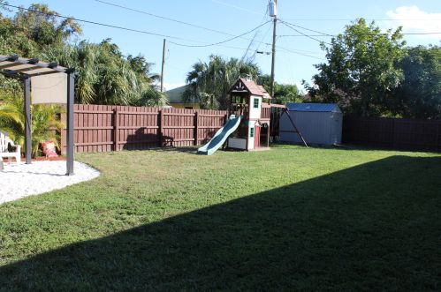 3857 Hainlin St, Fort Pierce FL 34953-4071 exterior