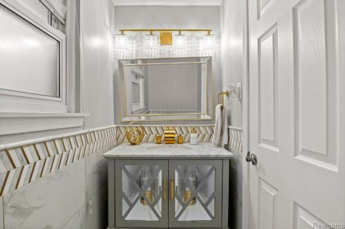 6126 Cambourne Rd, Dearborn Heights MI 48127-3916 exterior