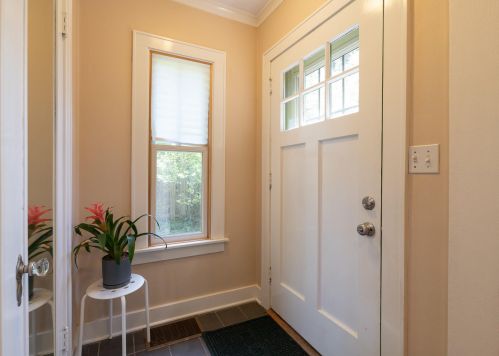 604 Montrose Ave, Kalamazoo, MI 49008-2427