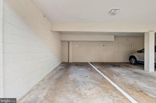 8036 Capistrano Pl, Alexandria VA 22309-1470 exterior