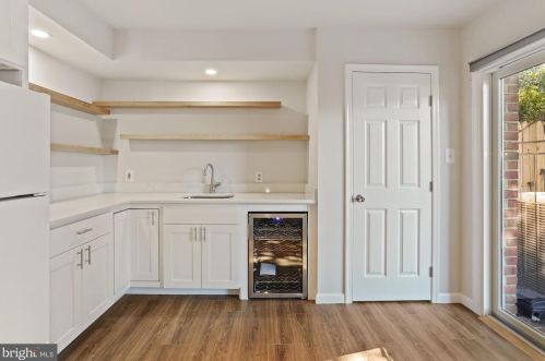 1454 Mclean Mews Ct, Mc Lean VA  22101-3824 exterior