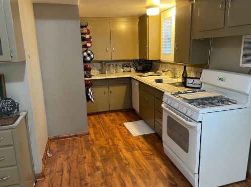 1115 Merritt St, Turlock CA  95380-4952 exterior