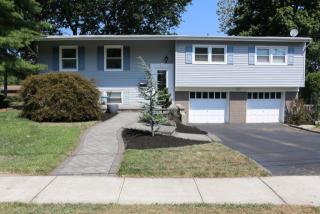 21 Merker Dr, Edison, NJ 08837-2733