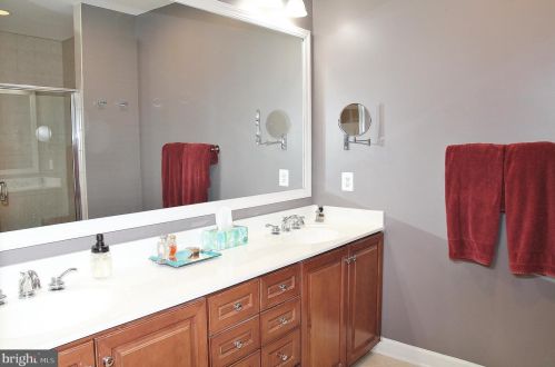 422 Royal St, Alexandria VA  22314-2335 exterior