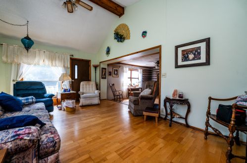 9524 Red Arrow Hwy, Watervliet MI 49098-8552 exterior