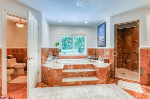 23 Oak Rdg, Springfield NJ 07081-3719 exterior