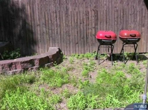 1619 Palisade Ave, Union City NJ 07087-4345 exterior