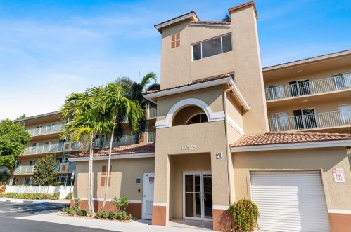 12529 Imperial Isle Dr, Boynton Beach, FL 33437-7219