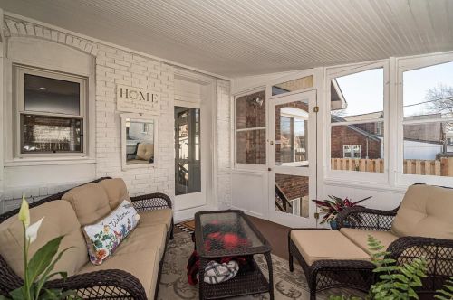 1137 Moorlands Dr, Saint Louis MO 63117-2151 exterior