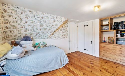 10 Singletary Ave, Sutton MA 01590-1842 exterior