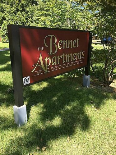 1146 Main St, Manchester CT  06040-6037 exterior