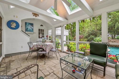 34 Long Dr, Trenton NJ 08648-2714 exterior