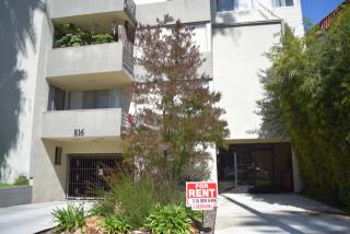 816 Bundy Dr, Los Angeles CA  90049-5256 exterior