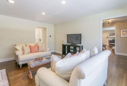 19 Quinnehtuk Rd, Springfield MA 01106-2911 exterior